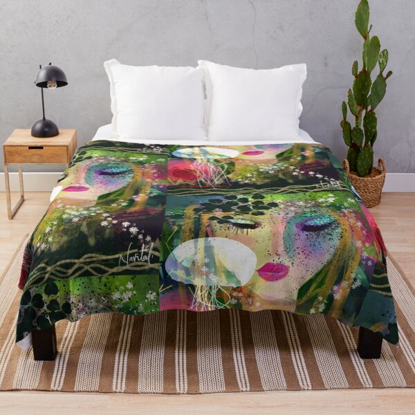 Artikelvorschau, Wandkunstdruck – Gemälde einer wunderschönen Girl Warrior-Super-Frau – friedlich – florales malerisches Design entworfen und verkauft von navitalidesign.