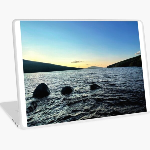 Aperçu de l'œuvre Coucher de soleil au bord du lac créée et vendue par Jason Tompkins.
