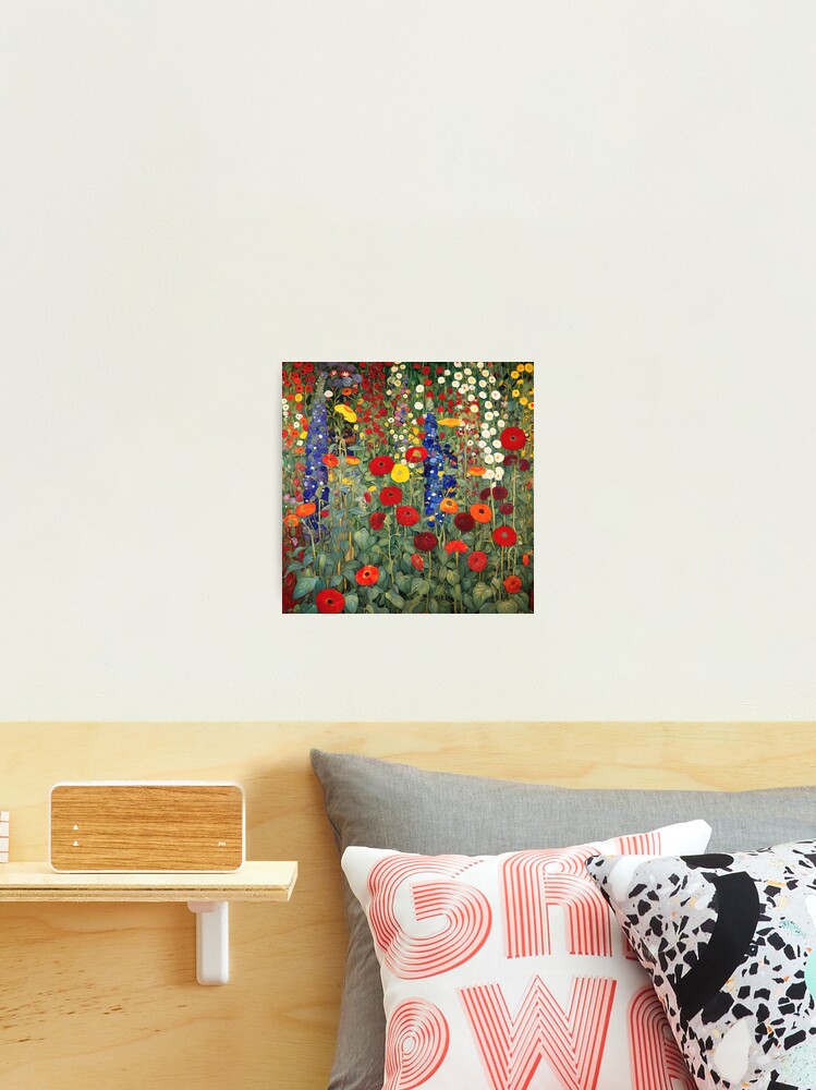 Aperçu 2 sur 3. Impression photo avec l'œuvre Jardin fleuri de Klimt créée et vendue par maniacfitness.