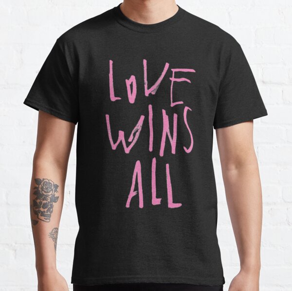 Anita Max Wynn Love Essential T-shirt