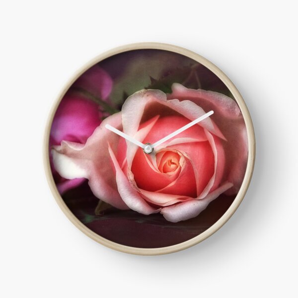 Three roses Clock