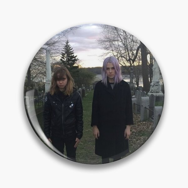 Artikelvorschau, Julian Baker und Phoebe Bridgers (BOYGENIUS) entworfen und verkauft von Hunee-Bee.