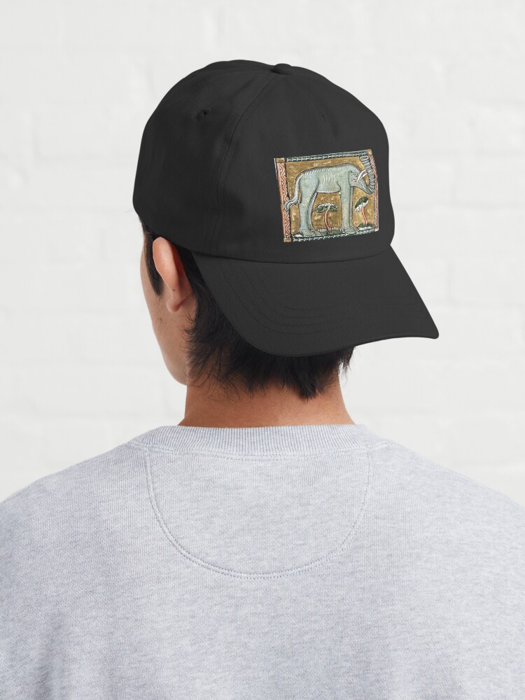 Imagen 4 de 7, Gorra con la obra Meme De Criatura Medieval, diseñada y vendida por VintageManiac.