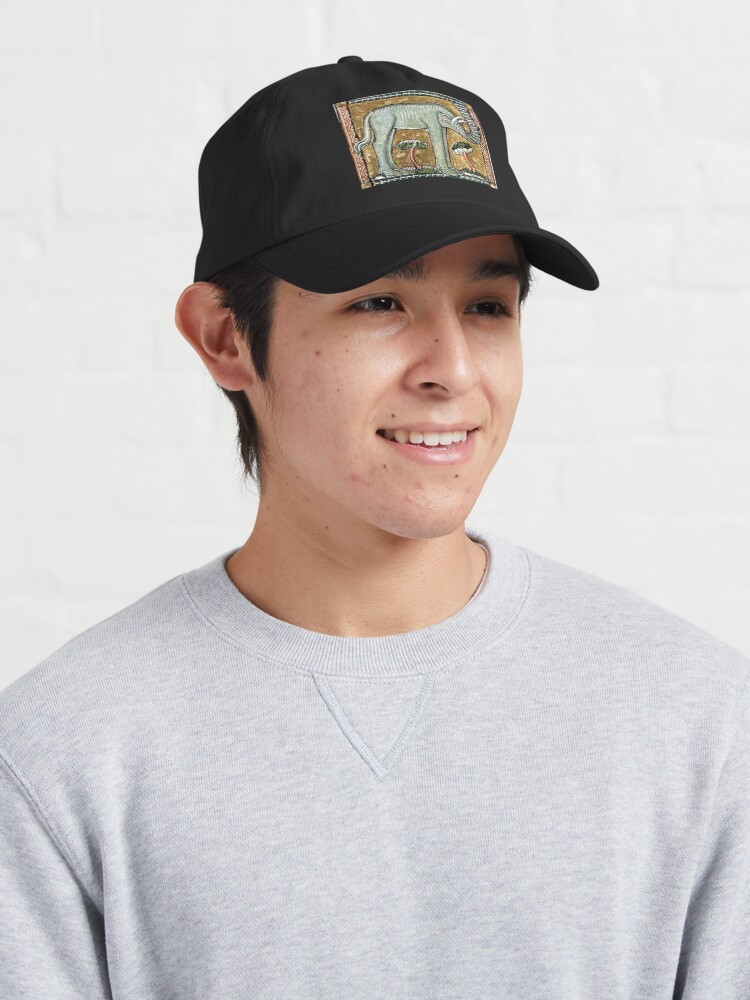 Imagen 3 de 7, Gorra con la obra Meme De Criatura Medieval, diseñada y vendida por VintageManiac.