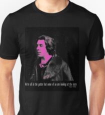 Oscar Wilde we're all in the gutter but some of us are looking at the stars Unisex T-Shirt