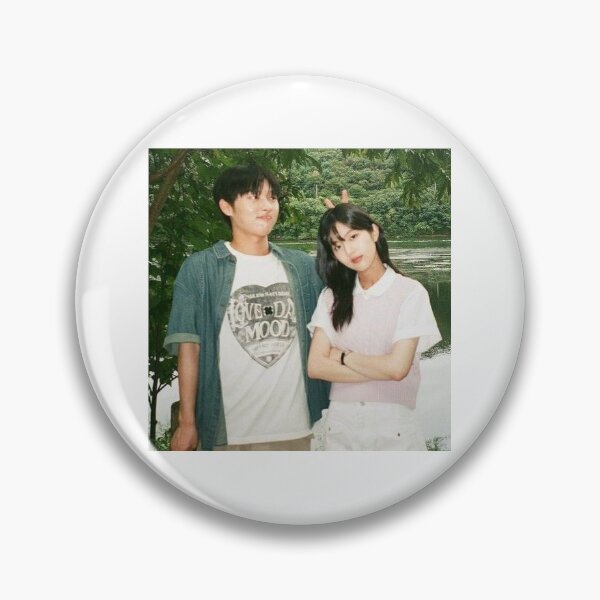 Item preview, Ha Yi-chan and Cheong-ah photocard designed and sold by baesie.