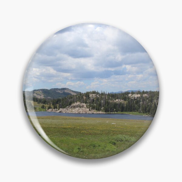 Artikelvorschau, Blick auf den See entlang des Beartooth Highway in Montana entworfen und verkauft von GiftableGems.