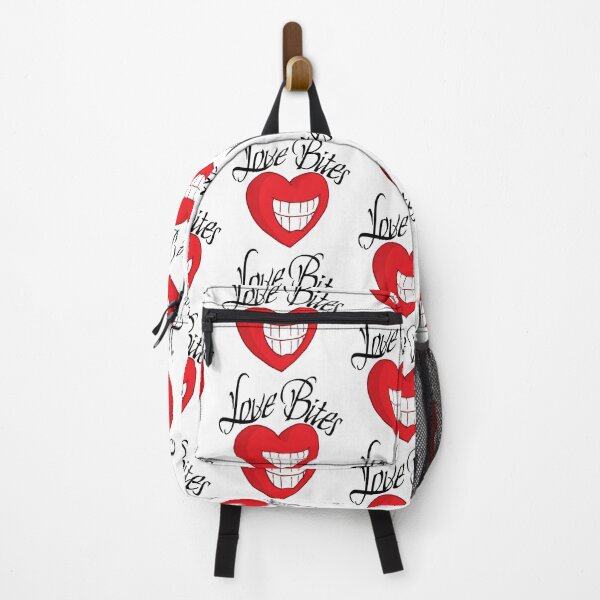 Aperçu de l'œuvre « T-shirt Love Bites : doux et féroce ❤️ » créée et vendue par Fanishdesigned.
