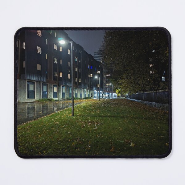 Artikelvorschau, Heimweg im Regen entworfen und verkauft von Phil Bothwell Photography.