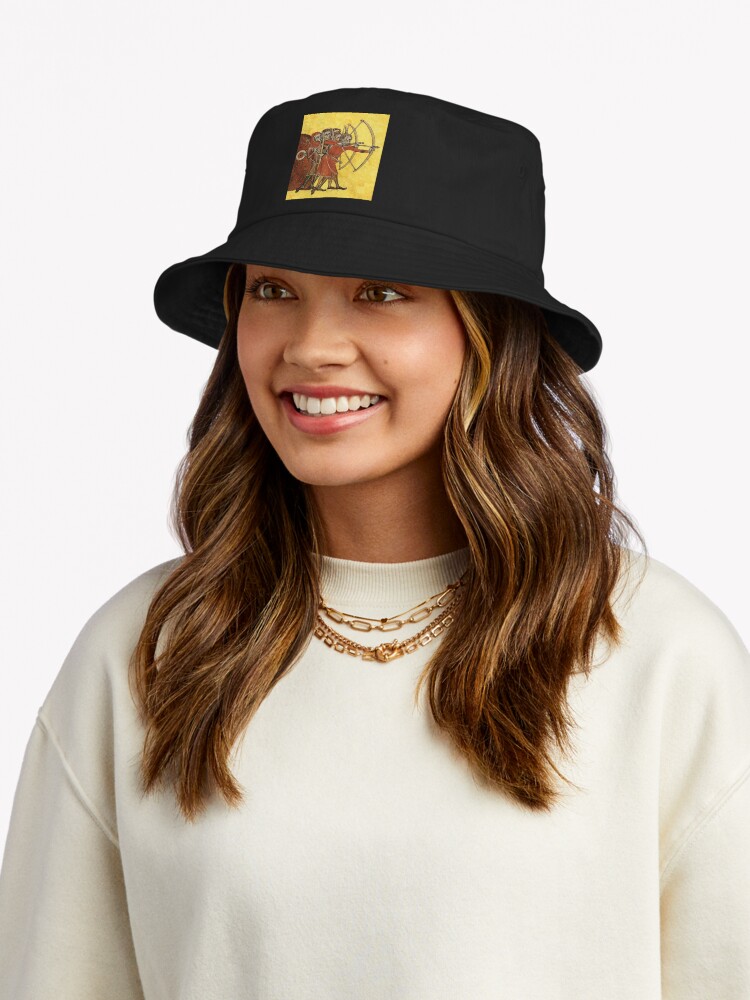 Imagen 5 de 6, Gorro de pescador con la obra Meme De Criatura Medieval, diseñada y vendida por VintageManiac.