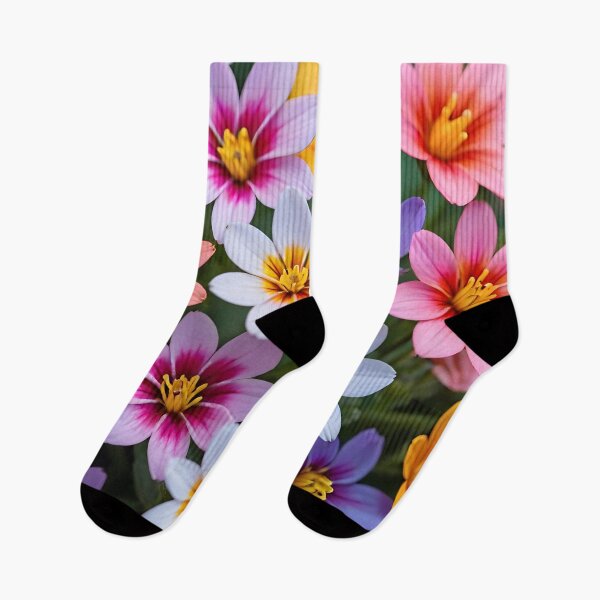 Artikelvorschau, Colorful Summer Flower Pattern entworfen und verkauft von TheArtOfPat.