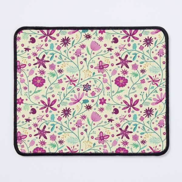 Artikelvorschau, Chintz-Blumenmuster in pink und smaragdgrün auf gelb entworfen und verkauft von colorofmagic.