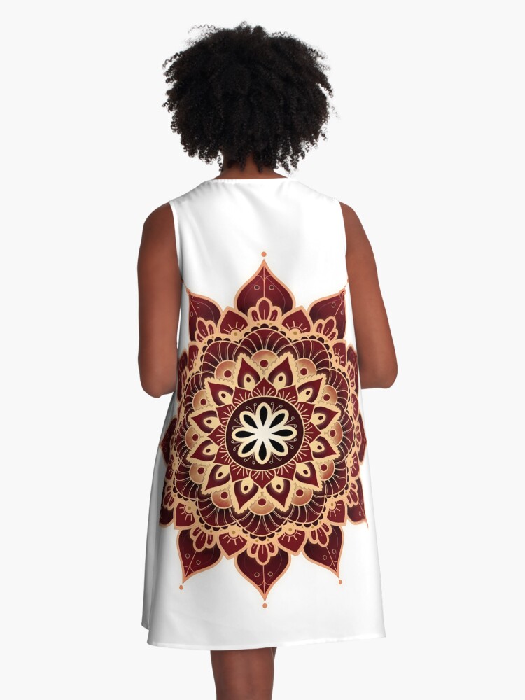 Aperçu 3 sur 4. Robe trapèze avec l'œuvre Mandala du Chakra Racine (série) créée et vendue par AudreyJanvier.