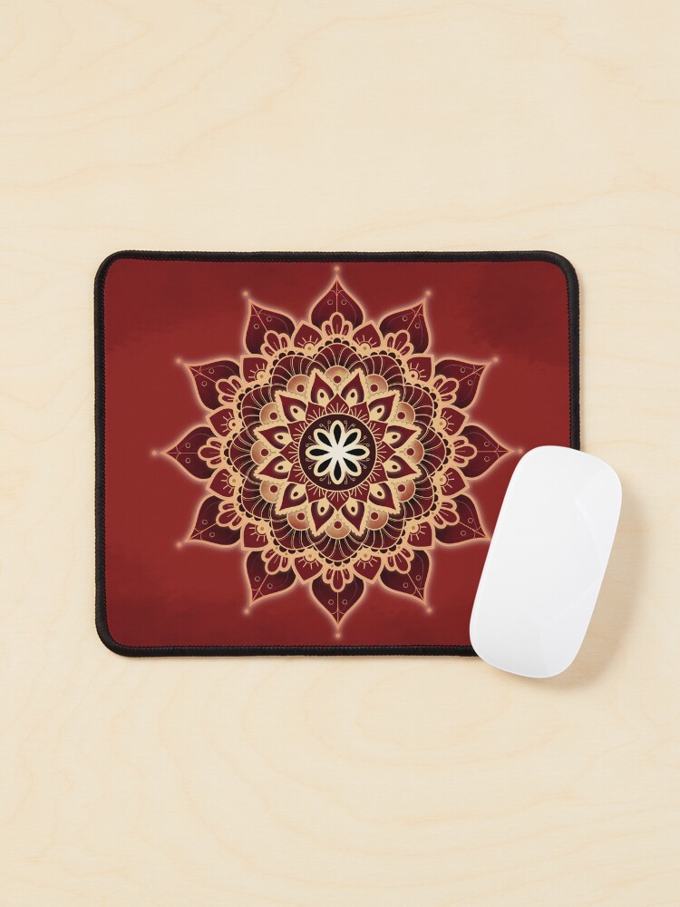 Aperçu 1 sur 5. Tapis de souris avec l'œuvre Mandala du Chakra Racine (série) créée et vendue par AudreyJanvier.
