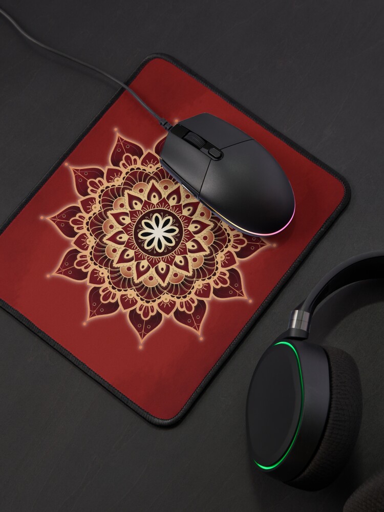 Aperçu 4 sur 5. Tapis de souris avec l'œuvre Mandala du Chakra Racine (série) créée et vendue par AudreyJanvier.
