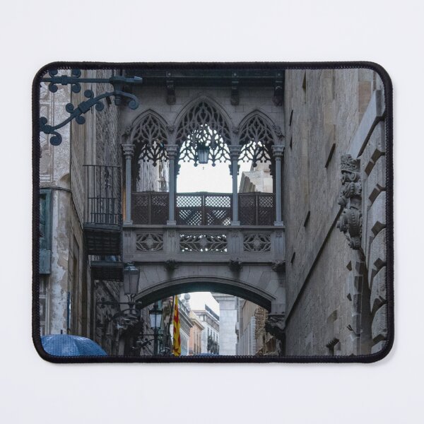 Aperçu de l'œuvre Quartier gothique de Barcelone créée et vendue par firstlightdawn.