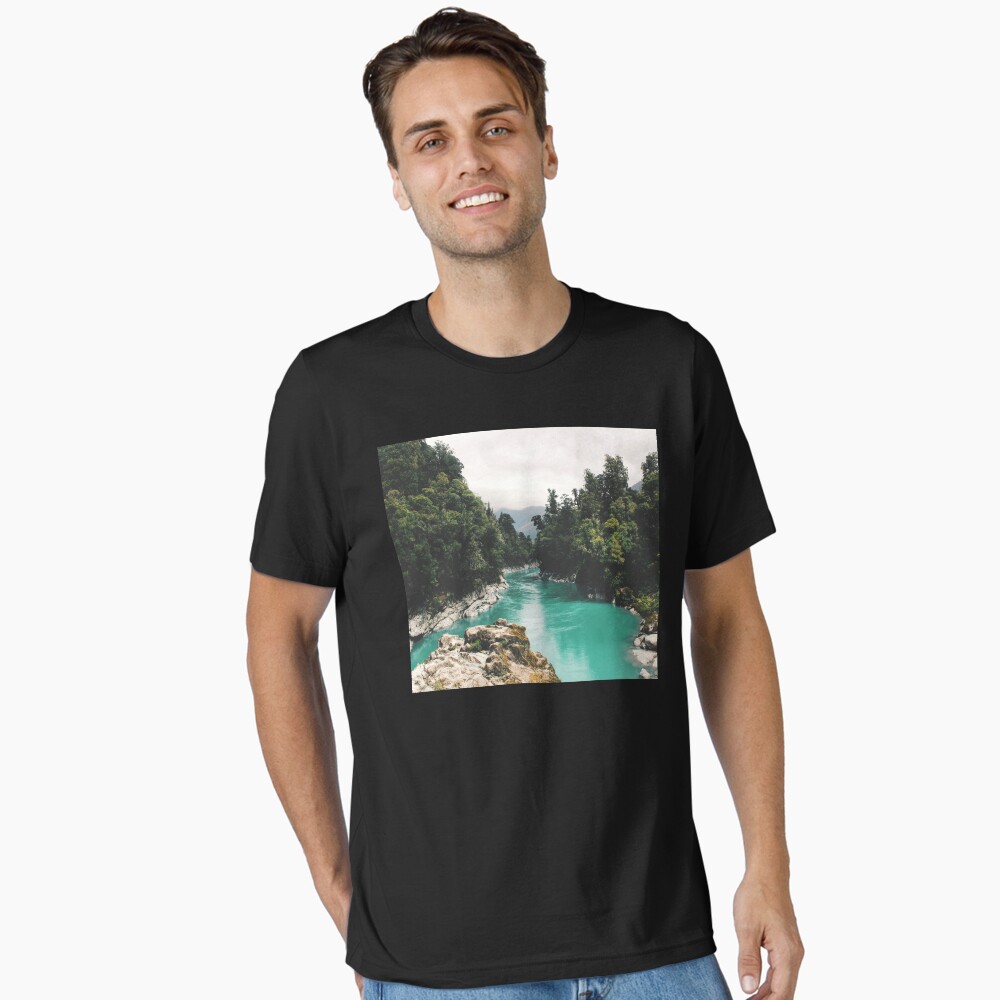 Aperçu de l'œuvre T-shirt essentiel créée et vendue par PhotoStore.