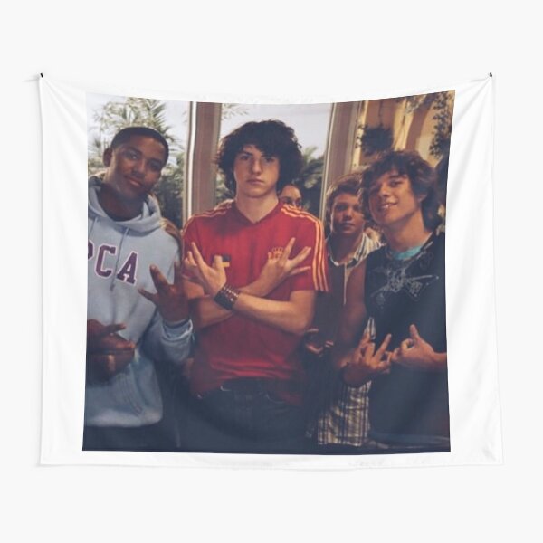 that zoey 101 picture from twitter Tapestry