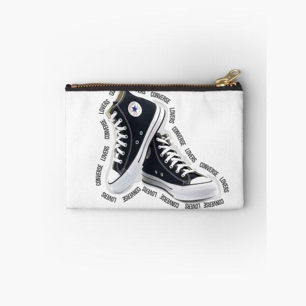 Aperçu de l'œuvre Amoureux des converses créée et vendue par RoxyStyles.