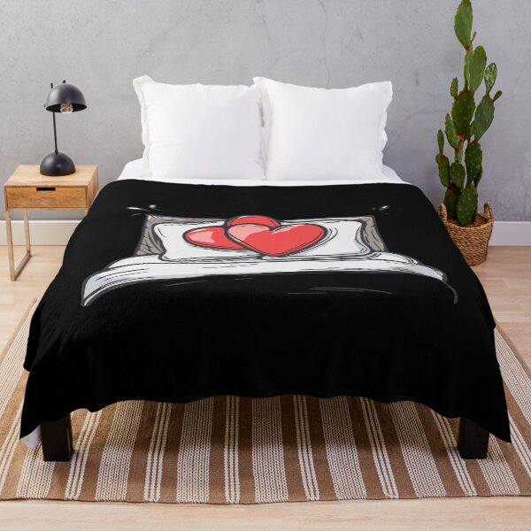 Artikelvorschau, Zwei Herzen im Bett – Liebe, Valentinstag, Liebespaar, süß, lustig entworfen und verkauft von TheRealmWithin.