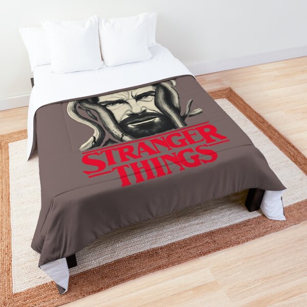 STRANGER THINGS, Jim Hopper (brownish red background) Comforter