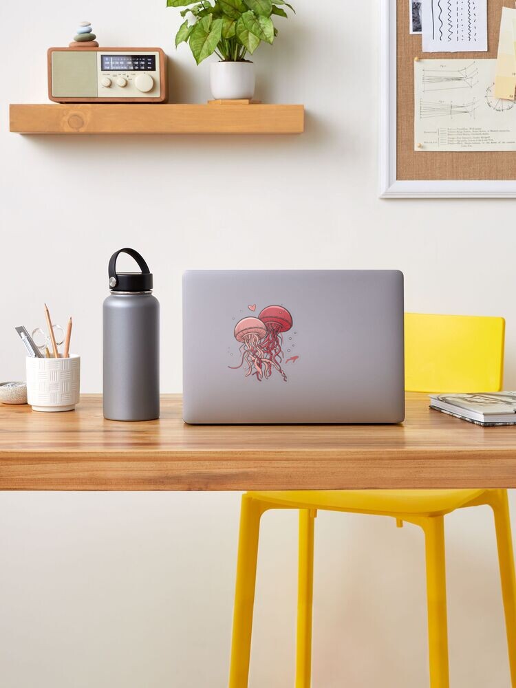 Aperçu 2 sur 3. Sticker avec l'œuvre Épris de toi - Méduses rose et rouge créée et vendue par emiliewhite.