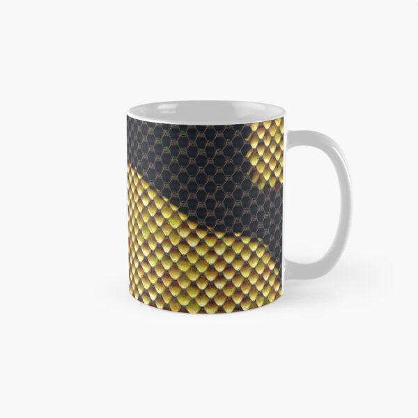 Aperçu de l'œuvre Peau de serpent jaune noir créée et vendue par AnnArtshock.