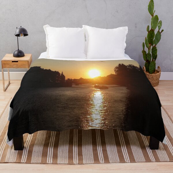 Item preview, "Coucher de soleil sur Paris" (= sunset in Paris) designed and sold by Isa-Isarielle.