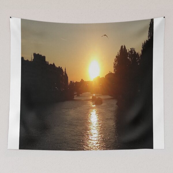 Item preview, "Coucher de soleil sur Paris" (= sunset in Paris) designed and sold by Isa-Isarielle.