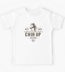 Bleib ruhig, Kopf hoch und Fersen nach unten. Kinder T-Shirt