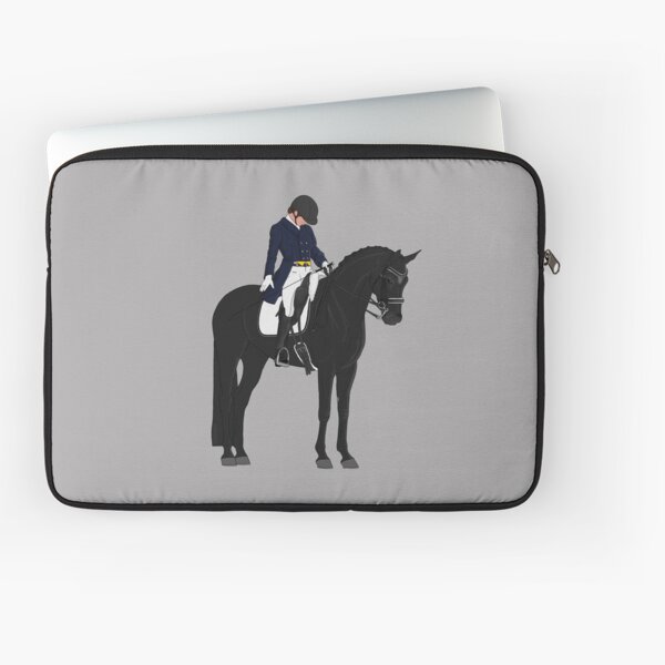 Aperçu de l'œuvre Salut du cheval et du cavalier de dressage noir créée et vendue par DappledMoon.