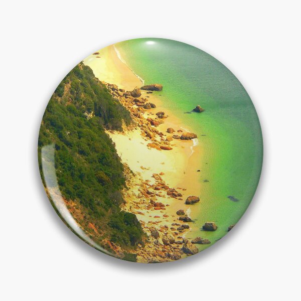 Artikelvorschau, Beach cliffs entworfen und verkauft von Tereza Pilar Art.