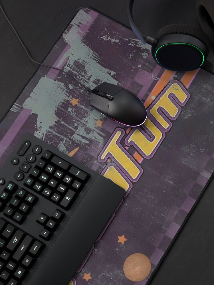 Aperçu 4 sur 5. Tapis de souris avec l'œuvre Fo4 Nuka Quantique créée et vendue par EndlessElegance.