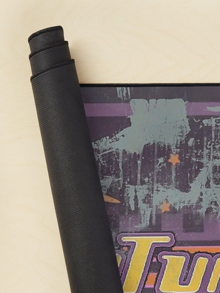 Aperçu 2 sur 5. Tapis de souris avec l'œuvre Fo4 Nuka Quantique créée et vendue par EndlessElegance.