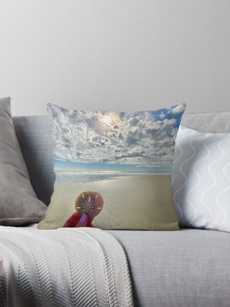 Artikel-Vorschau von Auf der Suche nach Sanddollars am Strand, designt und verkauft von CoastalBluesCO.