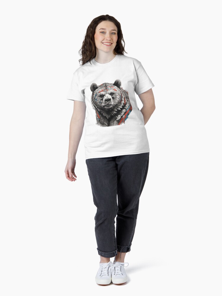 Aperçu 4 sur 7. T-shirt classique avec l'œuvre Ours créée et vendue par djstigler123.