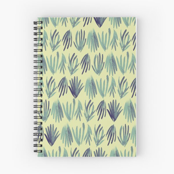 Artikelvorschau, Frühlingsgeflüster: Frisches Grün und Lavendel-Protea-Blättermuster – Beruhigende Pflanzenkollektion für elegante Räume und Kleidung entworfen und verkauft von Jay Dee Dearness.