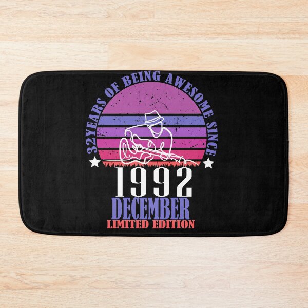 Item preview, 32 Geburtstag Retro Vintage Gitarristen Gitarrenliebhaber december designed and sold by studiopekepeke.