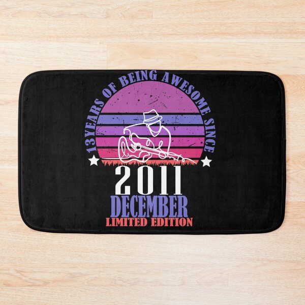 Item preview, 13 Geburtstag Retro Vintage Gitarristen Gitarrenliebhaber december designed and sold by studiopekepeke.