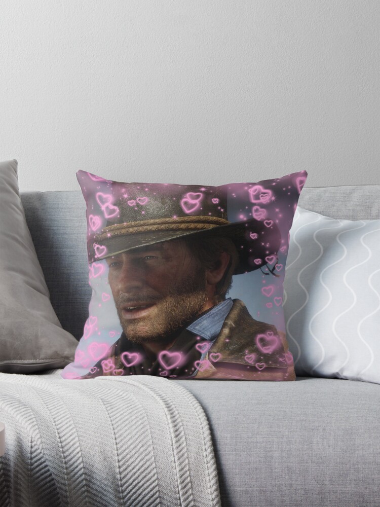 Imagen 1 de 4, Cojín con la obra Corazones de Arthur Morgan, diseñada y vendida por BreadIsGay.