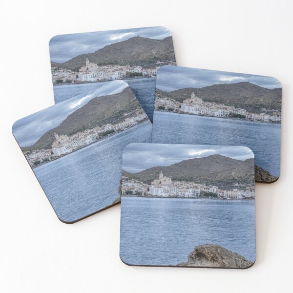 Artikelvorschau, Cadaqués, Meereslandschaft an der Costa Brava, Katalonien, Spanien. entworfen und verkauft von Marc Garrido Clotet.