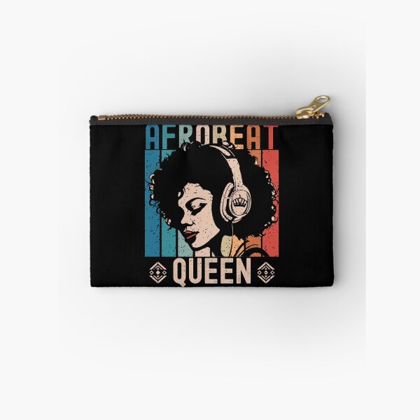 Aperçu de l'œuvre Reine Afrobeat en détresse | Femme colorée rétro avec des écouteurs - Noir créée et vendue par PearlMoonGrapes.