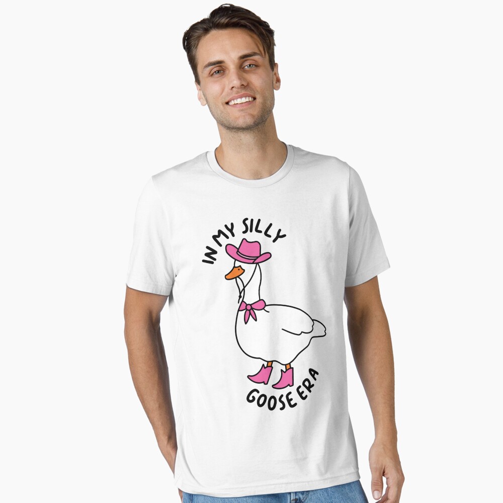 Aperçu de l'œuvre T-shirt essentiel créée et vendue par Chanaika4.