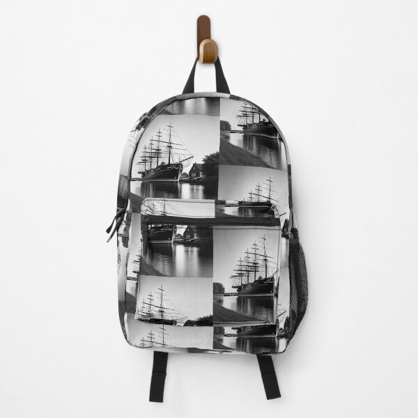 Artikelvorschau, vintage ship in black and white entworfen und verkauft von artbymeremees.