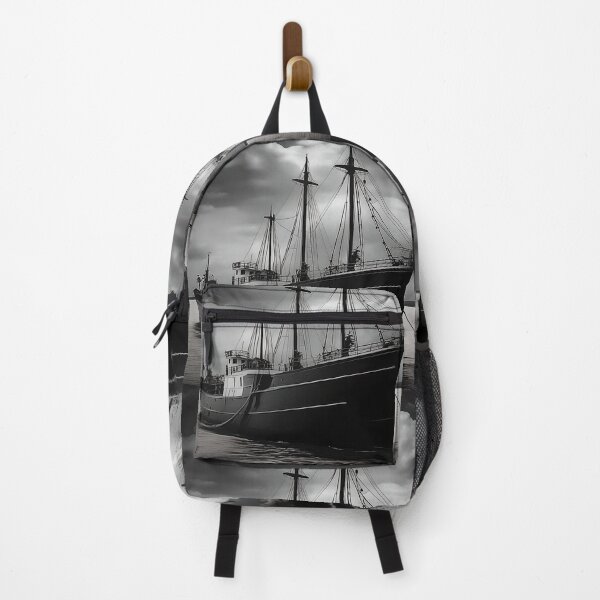 Artikelvorschau, vintage ship in black and white entworfen und verkauft von artbymeremees.