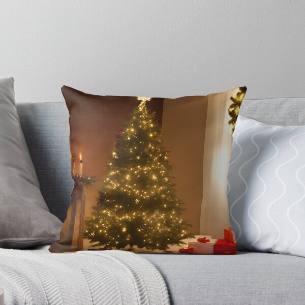 Artikelvorschau, Weihnachtsbaum und Geschenke entworfen und verkauft von FamiliarPufferfish.
