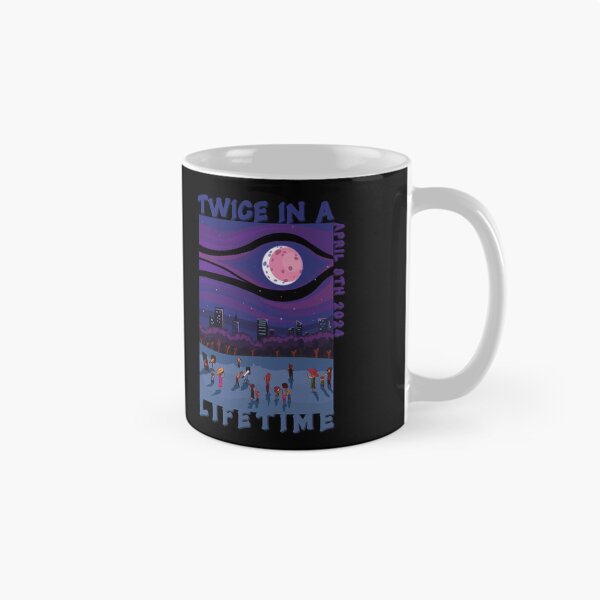 Artikelvorschau, 2024 Eclipse Shirt Twice In A Lifetime Essential T-Shirt entworfen und verkauft von SurtimAlex.