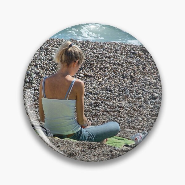 Item preview, Chica sentada en la playa designed and sold by Luis J. de la Fuente.
