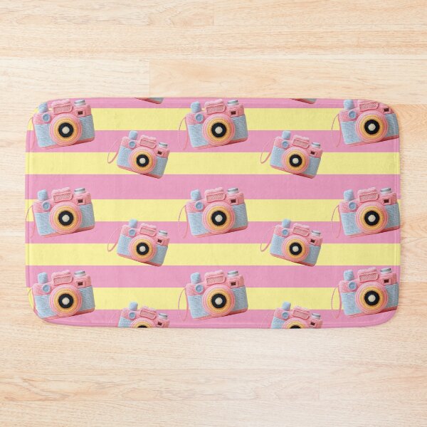 Item preview, crocheted camera, diy designed and sold by Mauswohn.