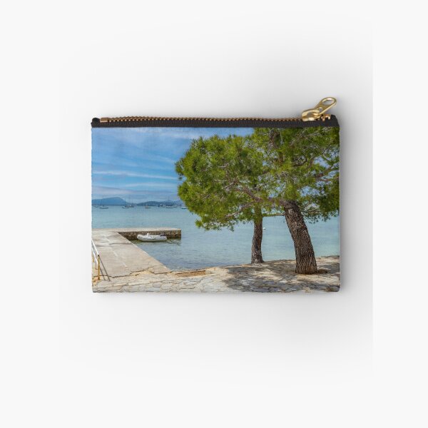 Artikelvorschau, Pine Walk Jetty Puerto Pollensa Mallorca entworfen und verkauft von GG WALL ART.